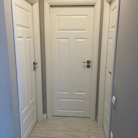 City Center Luxury - 2 Bedrooms 85m Self Check-in Apartment Craiova