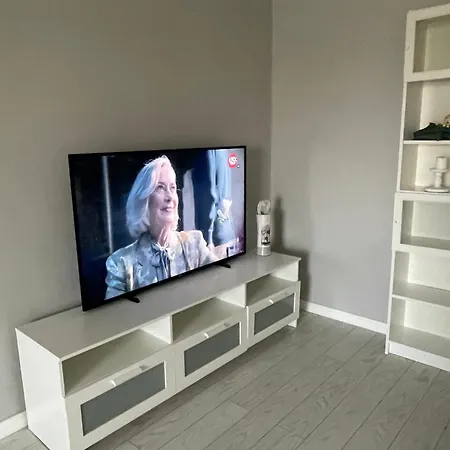 City Center Luxury - 2 Bedrooms 85m Self Check-in Craiova